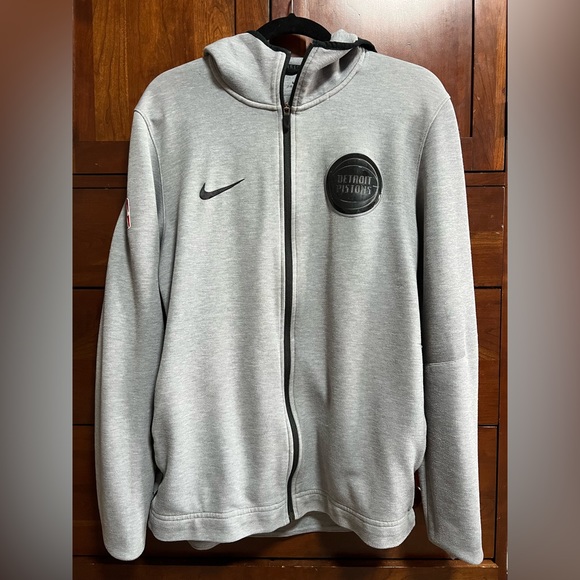 pistons hoodie nike